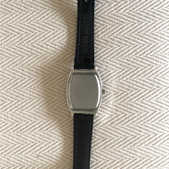 Watch with new battery - Picture 6 of 7